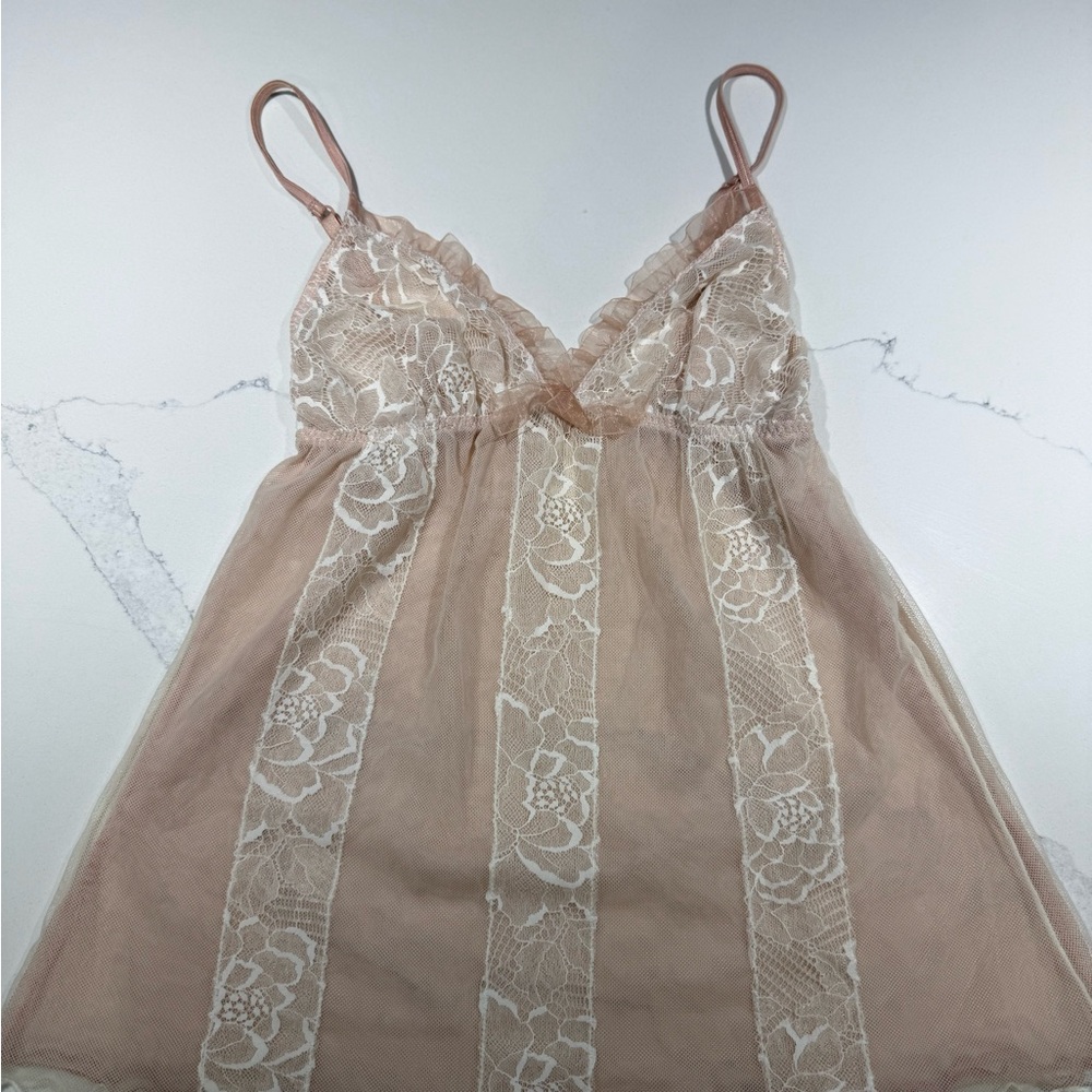 Simply Vera Vera Wang Cream Lace Chemise